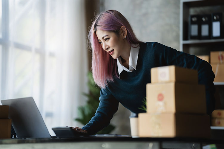 _0001_young-asian-women-work-in-office-for-checking-the-2022-10-27-21-03-43-utc _0001_young-asian-women-work-in-office-for-checking-the-2022-10-27-21-03-43-utc